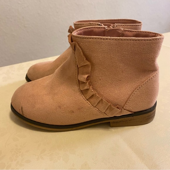 2 pair of Booties and 1 pair of moccasin slippers size 10 - Picture 14 of 16